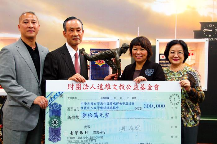 趙藤雄有感於黃市長對家鄉的愛與熱情，是他堅持不懈建造台灣棒球館的原動力之一。